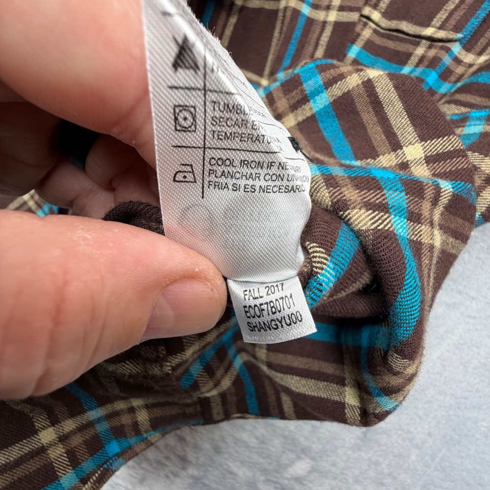The American Outdoorsman Flannel Shirt Mens L Brown Plaid Long Sleeve Button Up - Picture 9 of 12